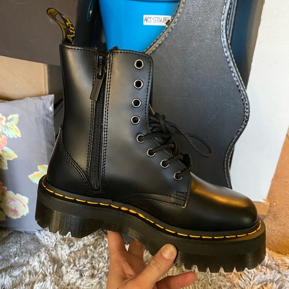 NOT FOR SALE, DO NOT BUY. WANTING TO MAKE SURE THESE ARE LEGIT PLEASE. Jadon. - Picture 3 of 11